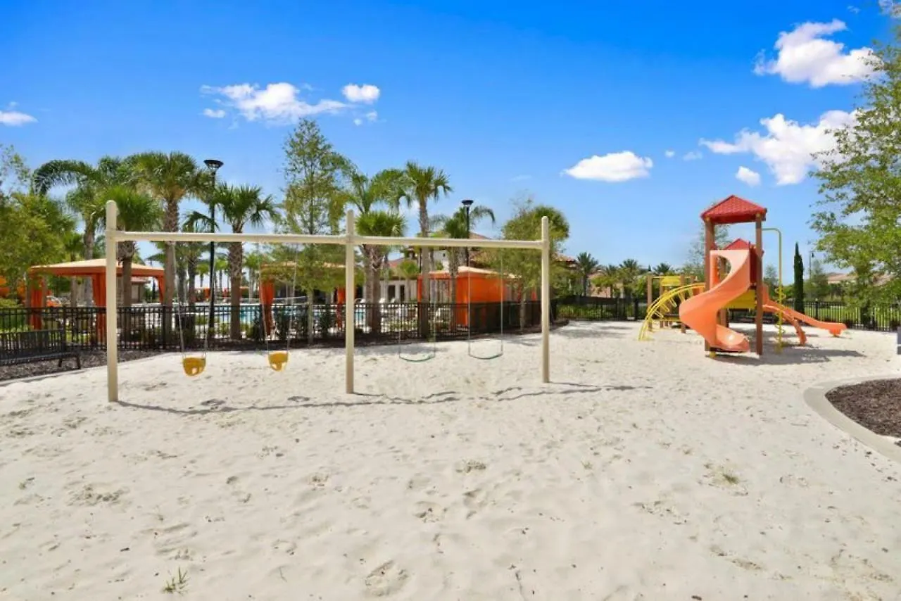 Fabulous Vacation Home With Private Pool St6074 Davenport