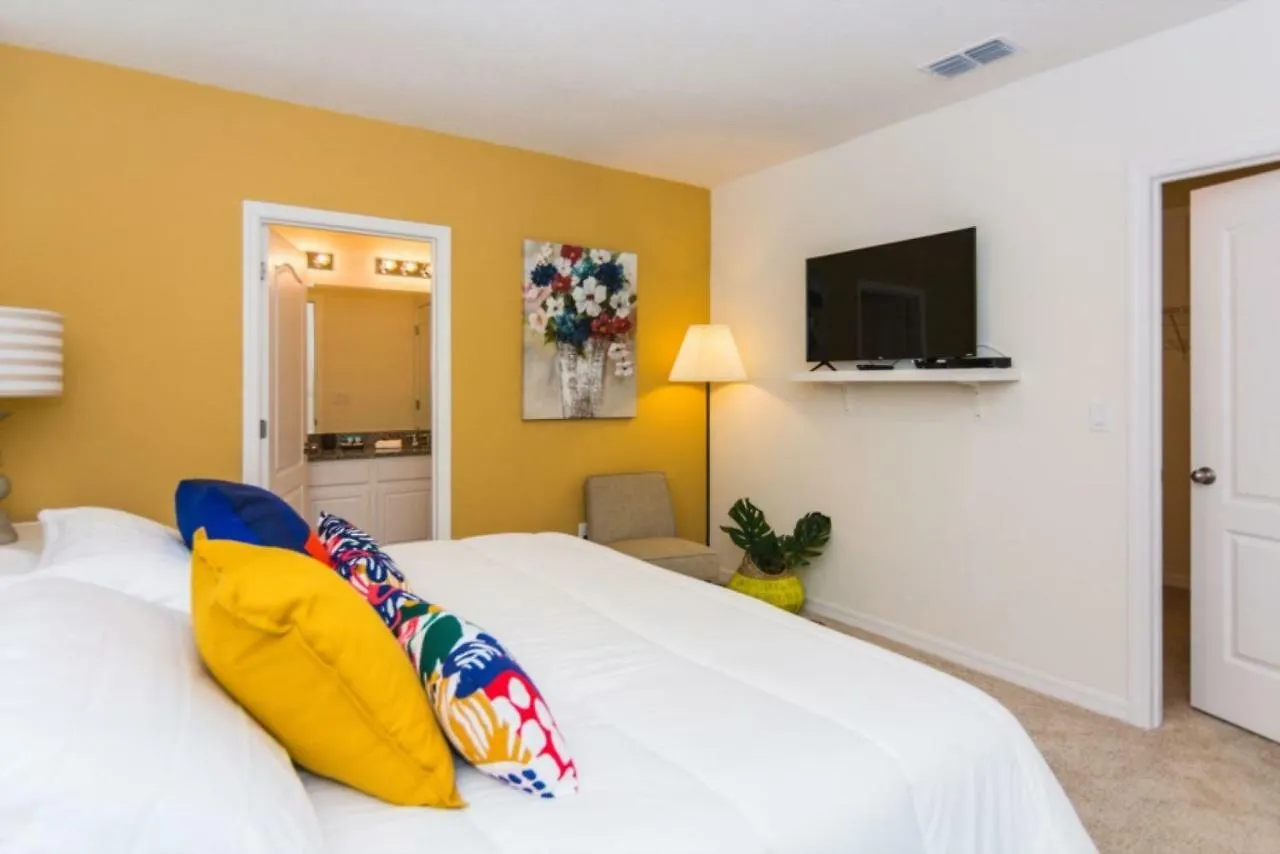 Fabulous Vacation Home With Private Pool St6074 Davenport